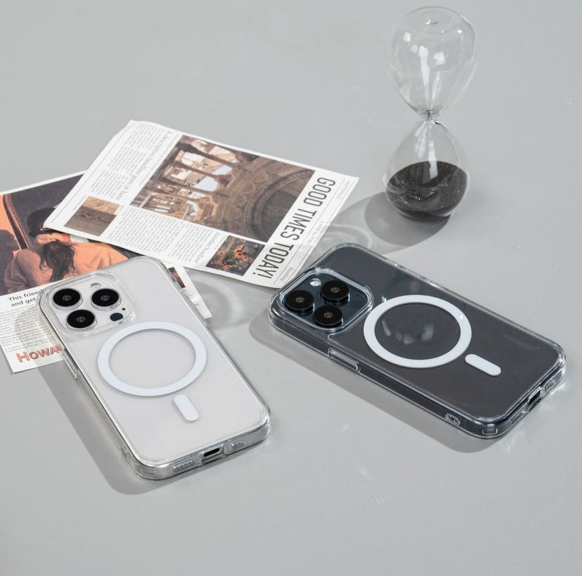 • CLEAR MAGSAFE CASE •