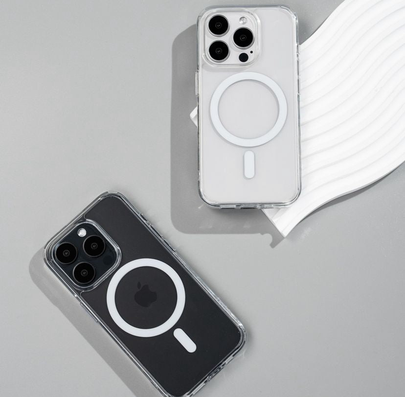 • CLEAR MAGSAFE CASE •