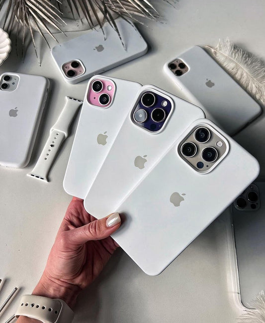 • WHITE APPLE SILICONE CASE •